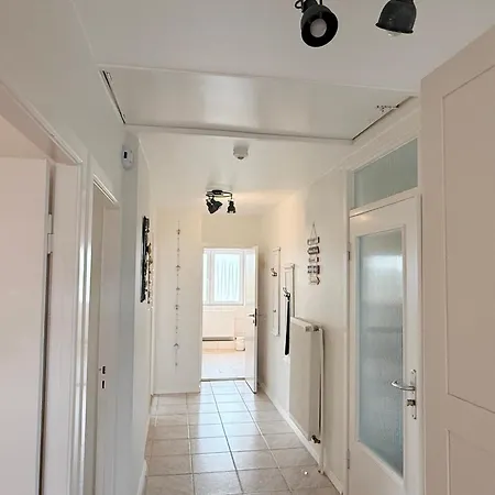 Mien Hus, 3